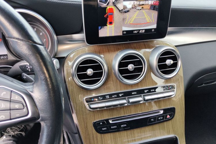 奔驰GLC轿跑 2019款 GLC 260 4MATIC 轿跑SUV中控内饰16