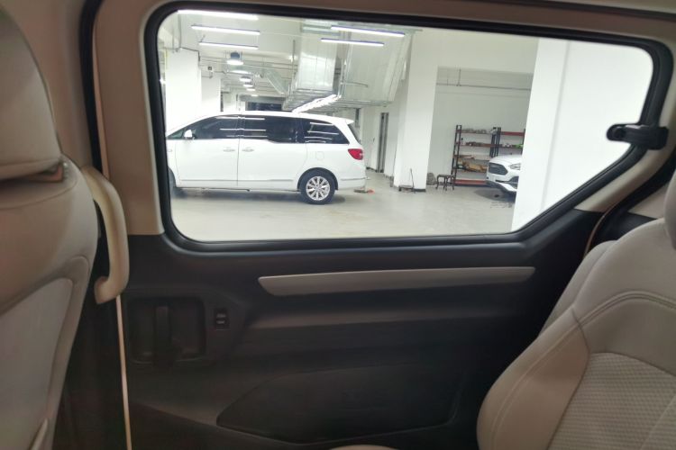 上汽大通MAXUS 大通G10 2022款 2.0T 自动智享版 汽油 7座中控内饰7006