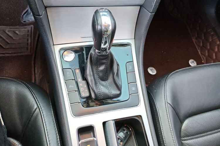 大众 帕萨特 2015款 1.8TSI DSG御尊版中控内饰18