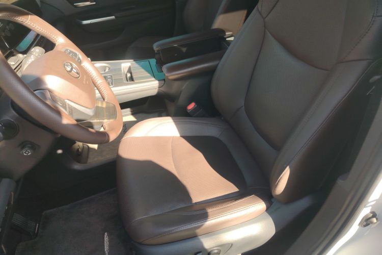 丰田 赛那SIENNA 2023款 2.5L混动 铂金版中控内饰19