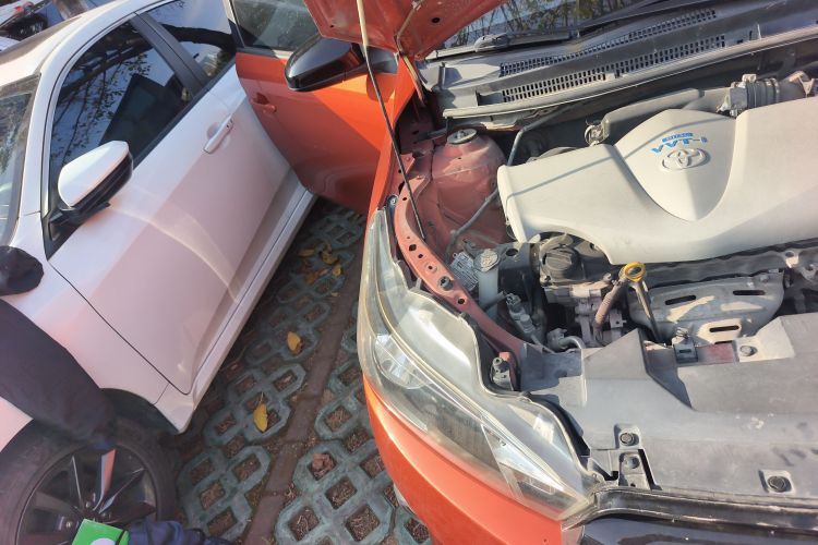 丰田 YARiS L 致炫 2015款 1.5G 自动橙色限量版车身外观8