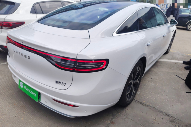 鸿蒙智行 智界S7 2025款 855km Max车身外观7