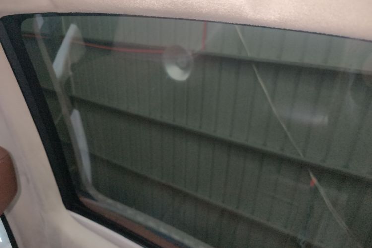 捷豹XFL 2017款 XFL 2.0T 200PS 豪华版局部细节22