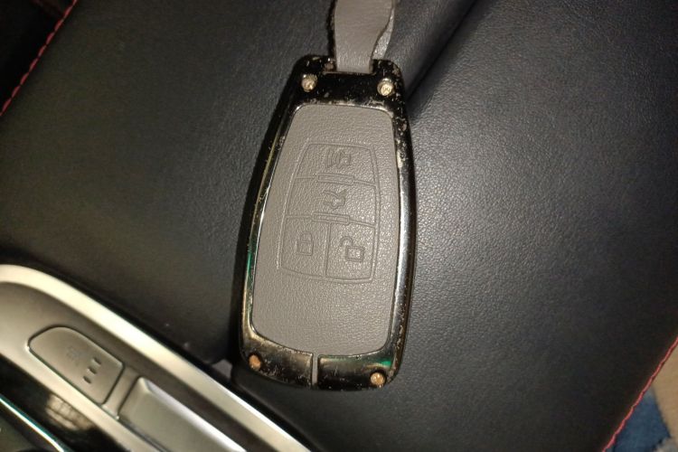 北京BJ40 2018款 PLUS 2.3T 自动四驱尊享版 国V中控内饰11