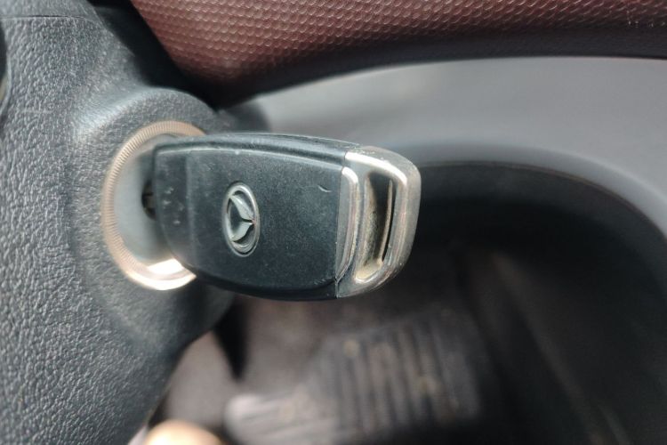 北汽幻速H3 2017款 1.5L 手动舒适天窗版中控内饰7001