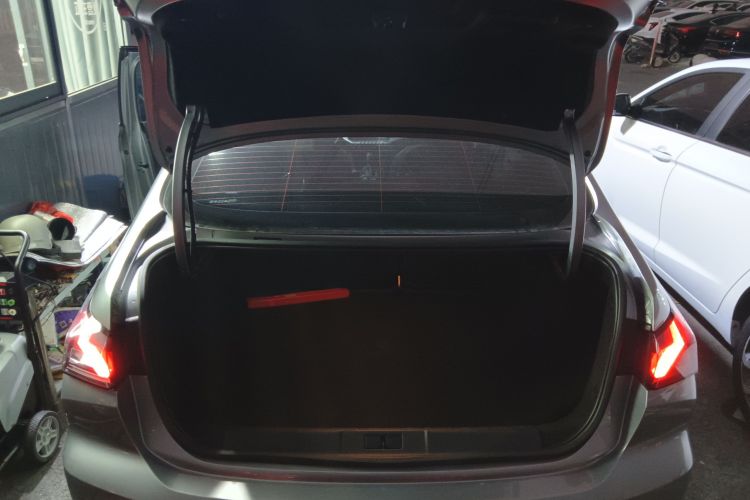 标致408 2022款 1.6T 追光版局部细节23