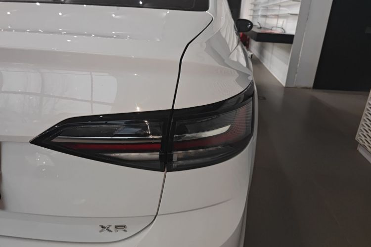 大众 朗逸 2023款 新锐 1.5L 自动新逸版车身外观9