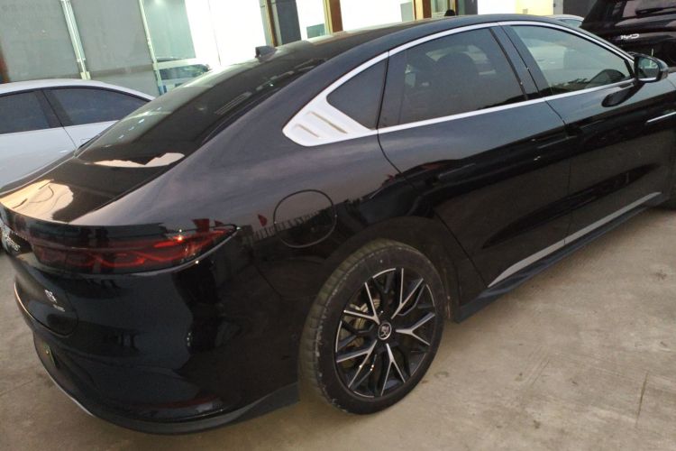 比亚迪 汉 2024款 EV 荣耀版 610KM四驱天神之眼智驾型车身外观7