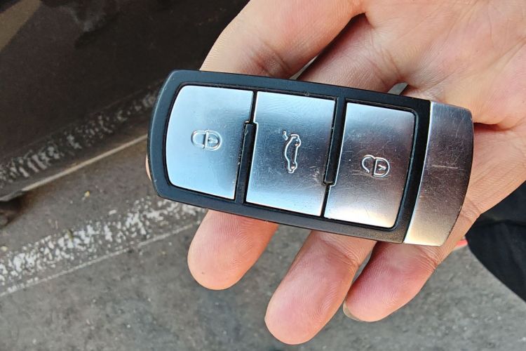 大众 迈腾 2012款 改款 1.8TSI 豪华型中控内饰7001