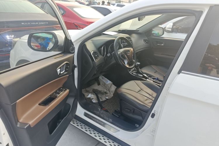 广汽传祺 传祺GS5 Super 2016款 1.8T 自动两驱周年纪念版中控内饰20