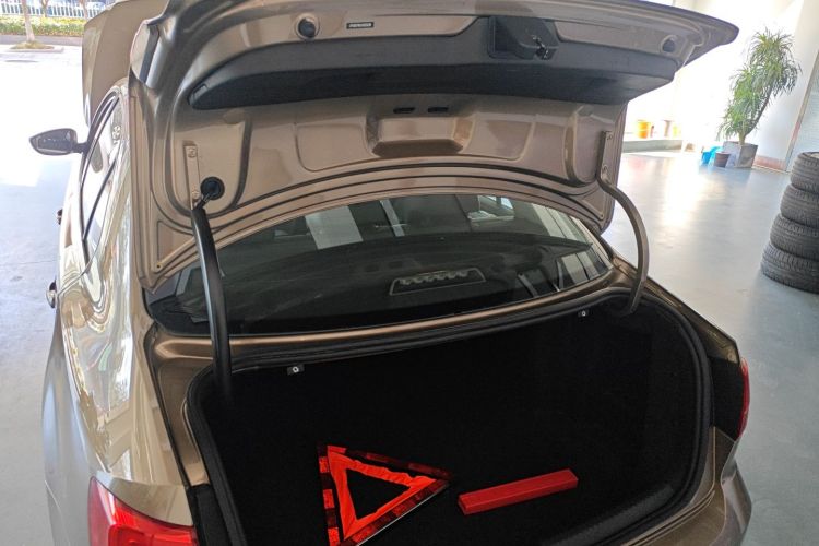 大众 速腾 2018款 1.6L 自动舒适型机舱底盘23