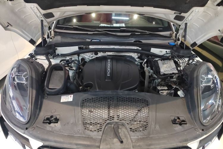 保时捷 2018款 Macan 2.0T机舱底盘24