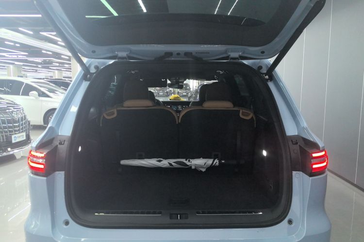 理想汽车 理想ONE 2021款 增程6座版机舱底盘23