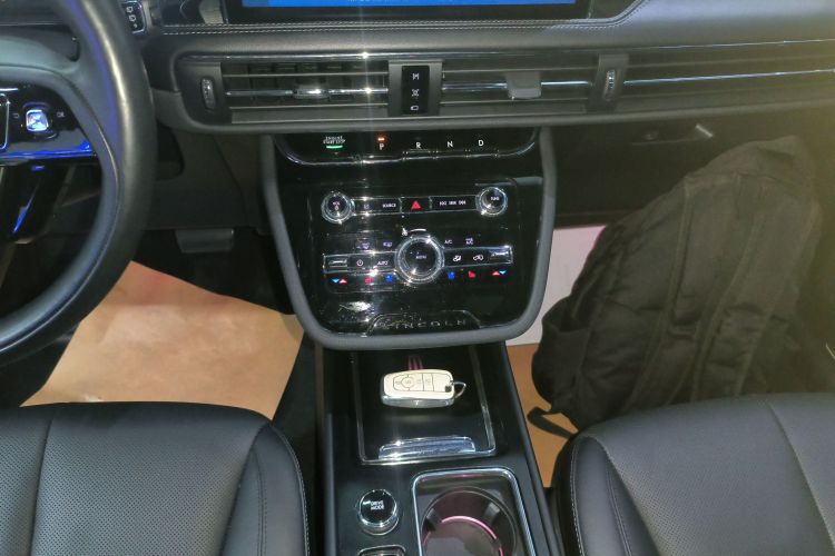 林肯 冒险家 2022款 2.0T 两驱尊享版中控内饰18