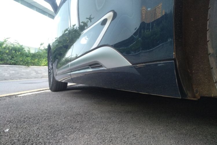 腾势D9 2022款 DM-i 1040 尊贵型局部细节9002