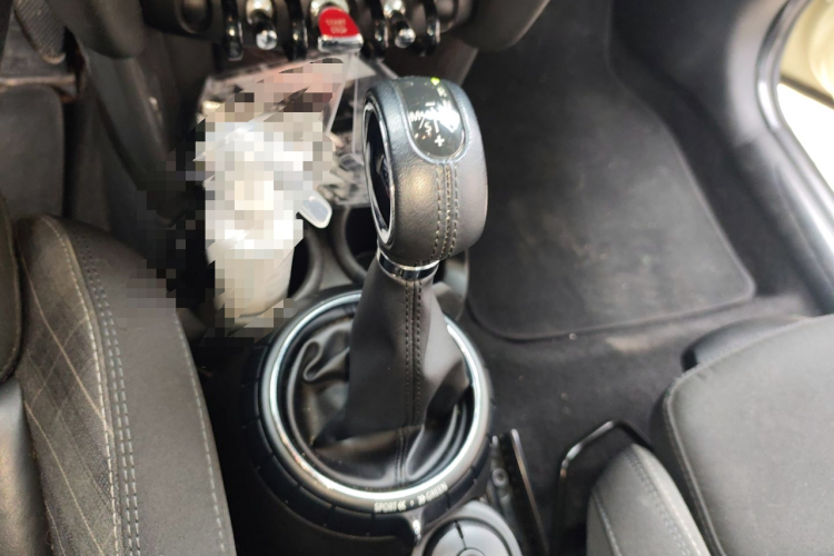 MINI 2016款 1.5T COOPER中控内饰18