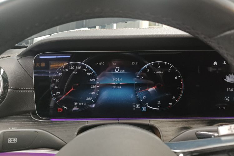 奔驰E级 2021款 改款 E 300 L 运动时尚型中控内饰14