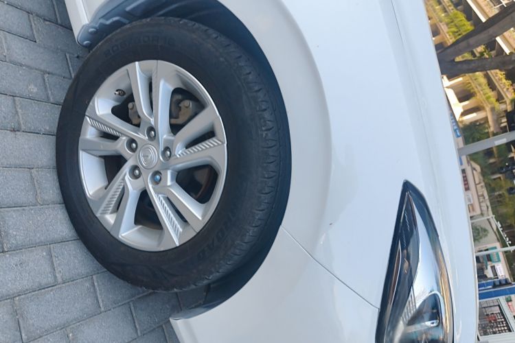 长安 逸动 2019款 高能版 1.6L GDI 自动先锋型 国VI车身外观35