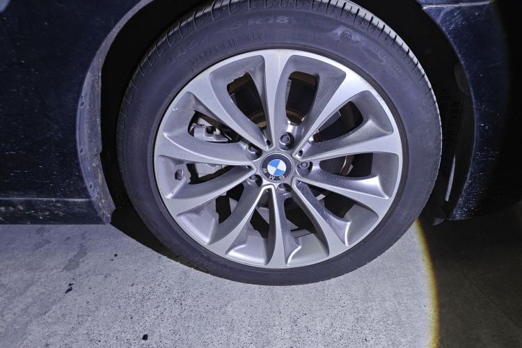 宝马5系 2017款 525Li 领先型车身外观10