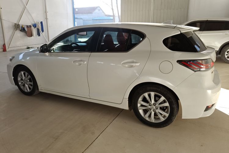 雷克萨斯CT 2014款 CT200h 精英版 单色车身外观4