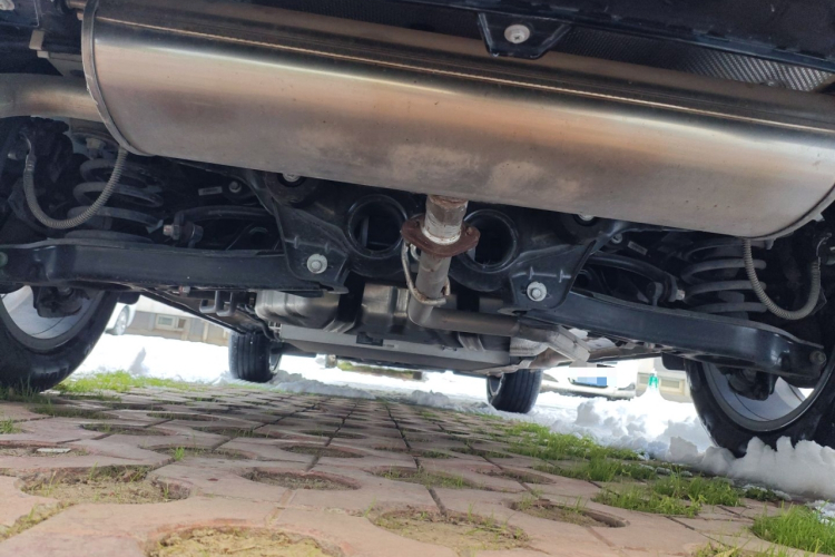 蓝电E5 2023款 1.5L DE-i 100KM畅享型 7座局部细节9009