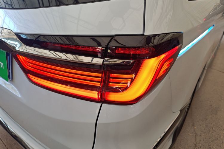 本田 艾力绅 2024款 2.0L e:HEV 豪华版车身外观9