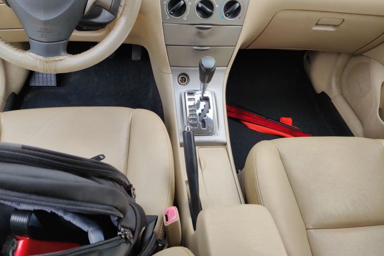 丰田 花冠 2013款 1.6L 自动豪华版中控内饰18