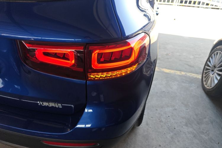 奔驰GLB 2022款 改款二 GLB 200 时尚型车身外观9