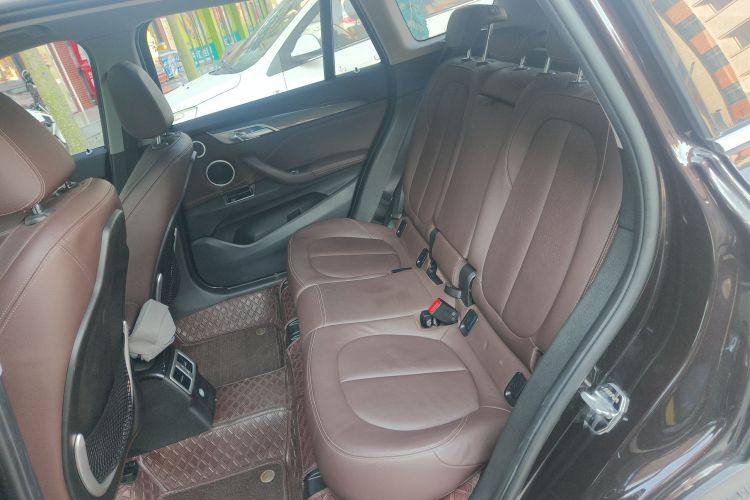 宝马X1 2018款 xDrive20Li 尊享型中控内饰21