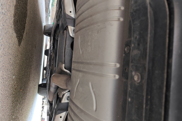 奔驰GLB 2021款 GLB 200 时尚型局部细节9009