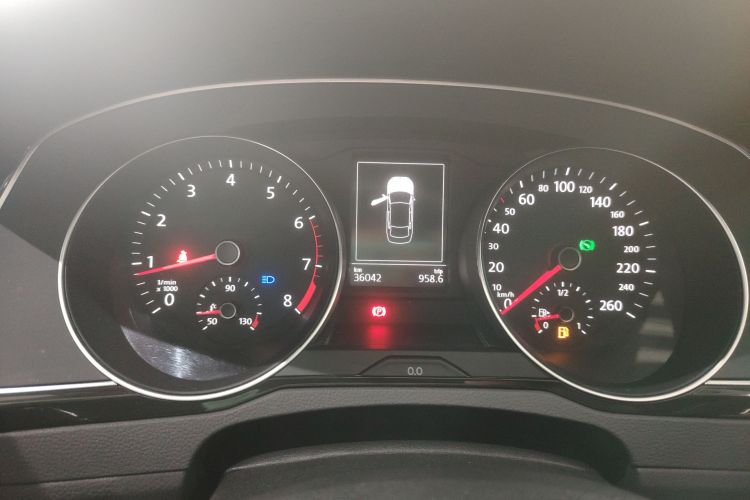 大众 迈腾 2017款 330TSI DSG 豪华型中控内饰14