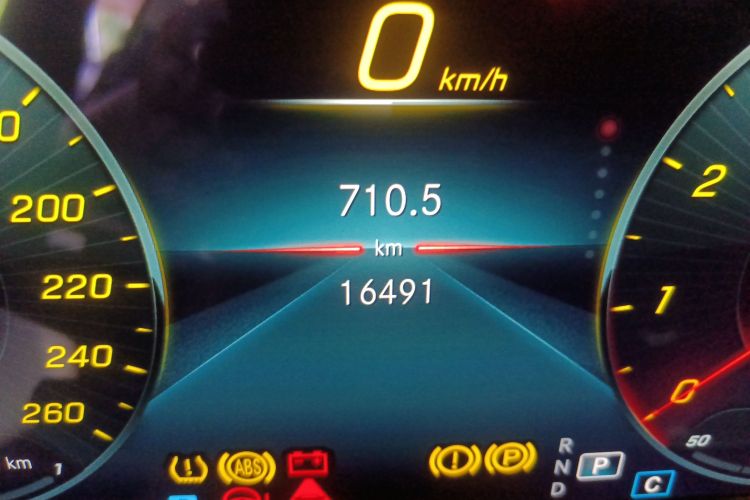 奔驰E级(进口) 2023款 改款 E 300 轿跑车中控内饰14