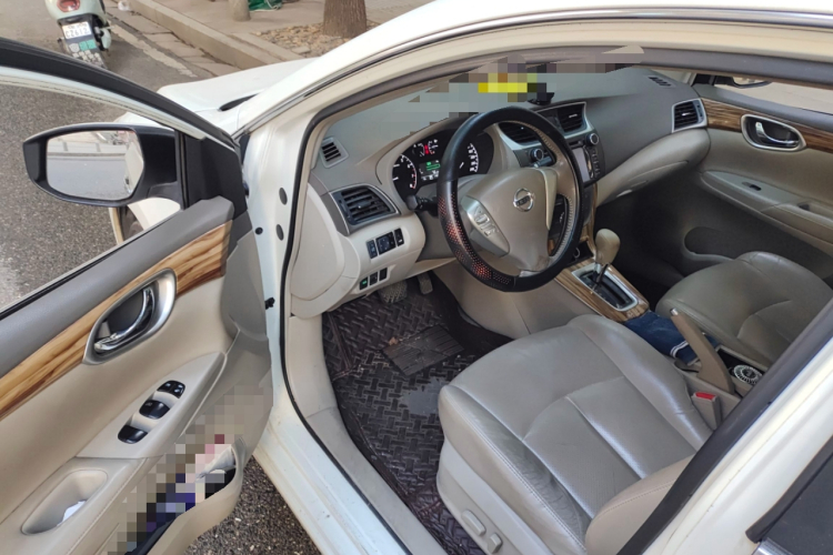 日产 轩逸 2014款 1.6XV CVT尊享版中控内饰20