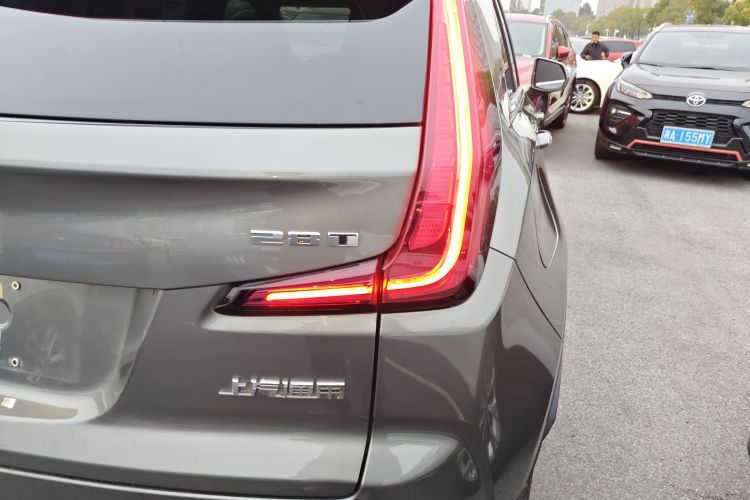 凯迪拉克XT4 2018款 28T 两驱技术型车身外观9