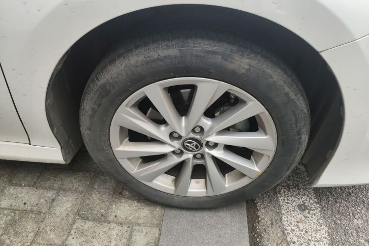 丰田 凯美瑞 2021款 2.0G 豪华版车身外观10