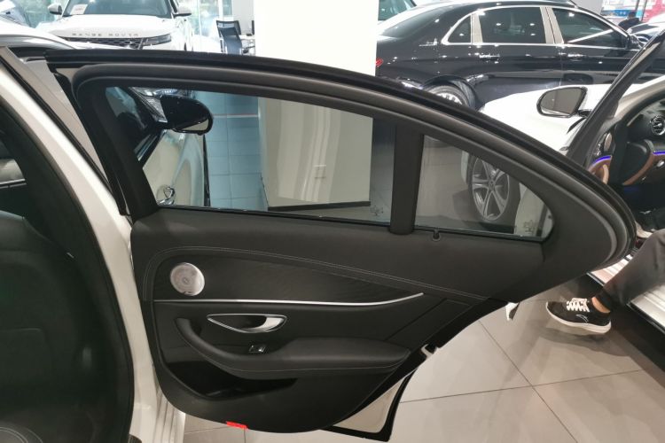 奔驰E级(进口) 2022款 E 260 时尚型运动版中控内饰45
