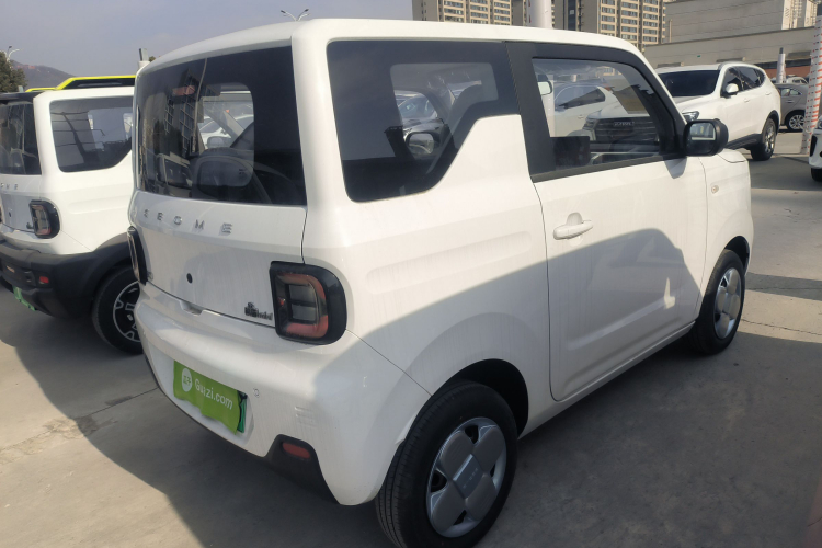 吉利银河 2024款 熊猫mini 200km 耐力熊车身外观7