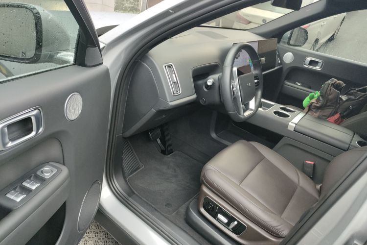 理想汽车 理想L9 2022款 Max中控内饰7003