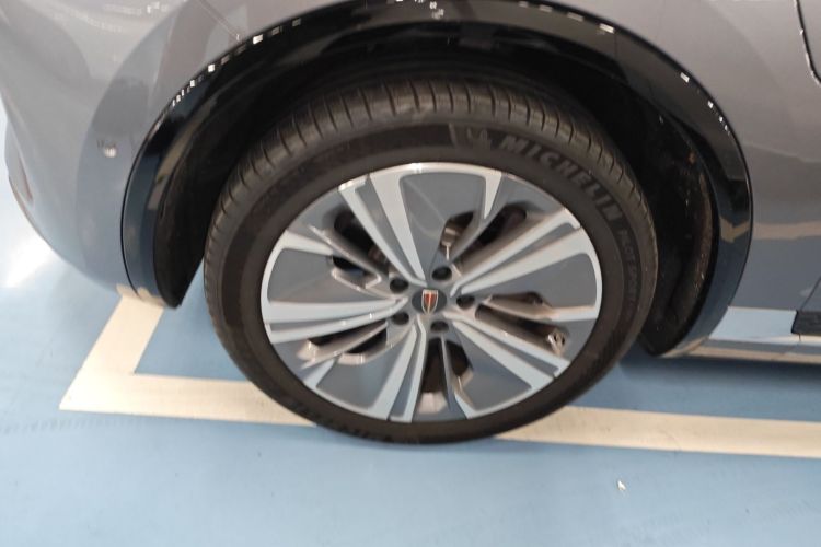 红旗E-HS9 2024款 690km 旗享版 六座车身外观6007