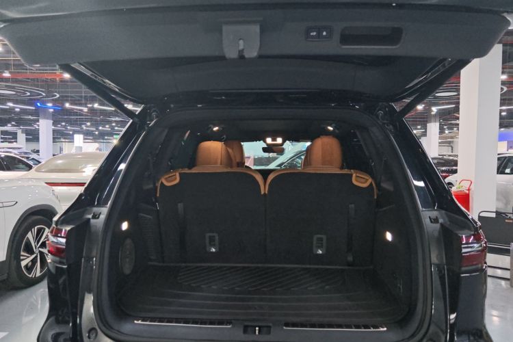 理想汽车 理想ONE 2020款 增程6座版机舱底盘23