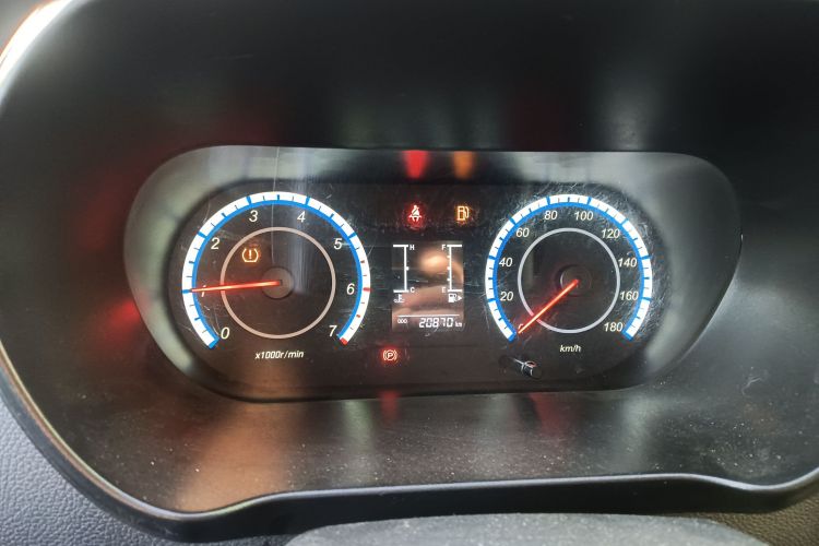 长安凯程 长安睿行M60 2023款 1.5L GDI舒适型客车6/7座中控内饰14