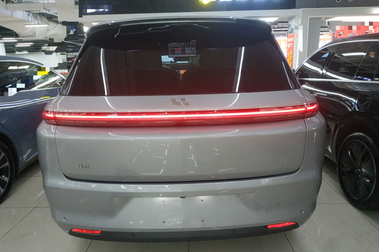 理想汽车 理想L8 2023款 Max车身外观6
