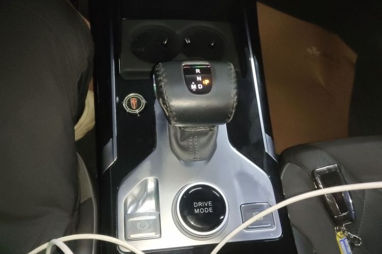 红旗HS5 2019款 2.0T 智联旗享版中控内饰18