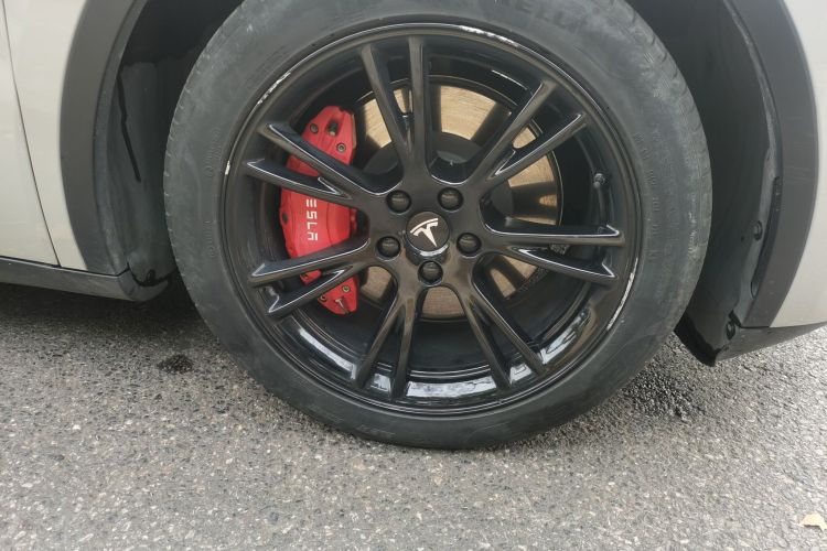 特斯拉 Model Y 2022款 改款 后轮驱动版车身外观10