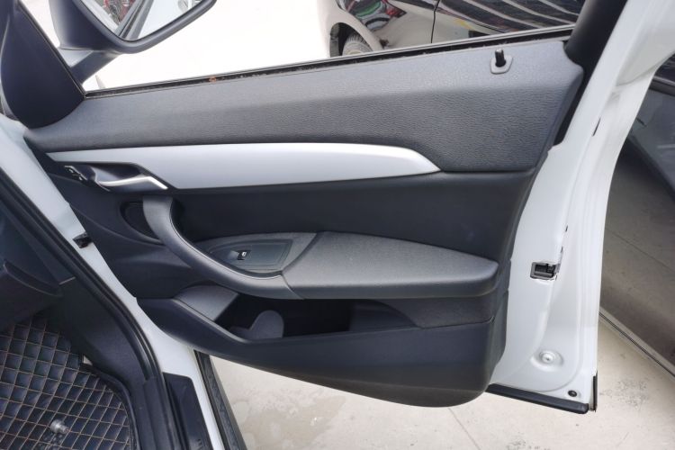 宝马X1 2016款 sDrive18Li 时尚型中控内饰42