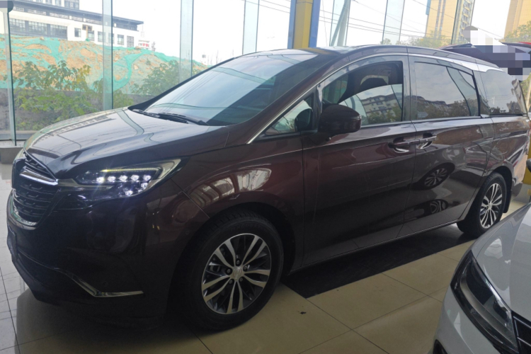 别克GL8 2022款 ES陆尊 653T 尊享型车身外观4