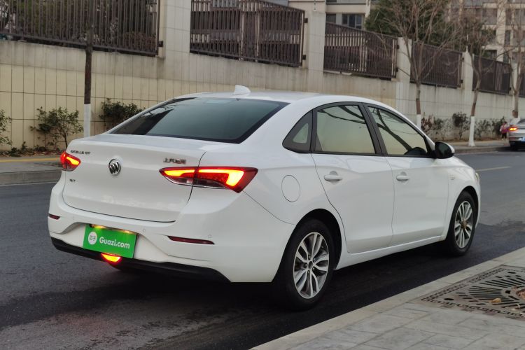 别克 英朗 2018款 18T 自动精英型车身外观7