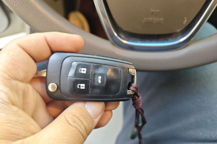 别克 英朗 2013款 GT 1.6L 自动时尚版中控内饰7001