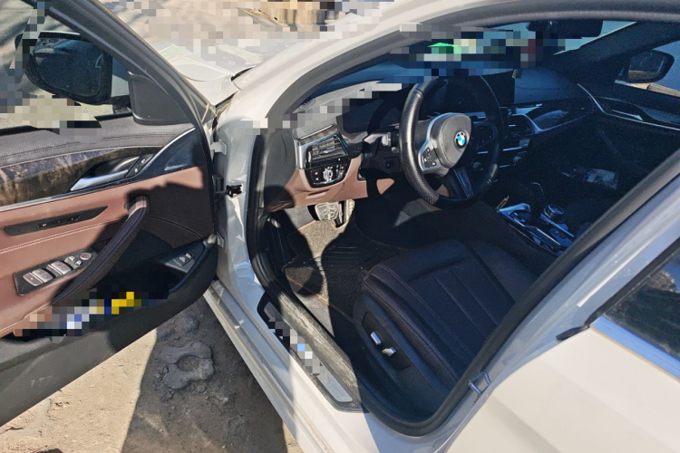 宝马5系 2019款 525Li M运动套装中控内饰20