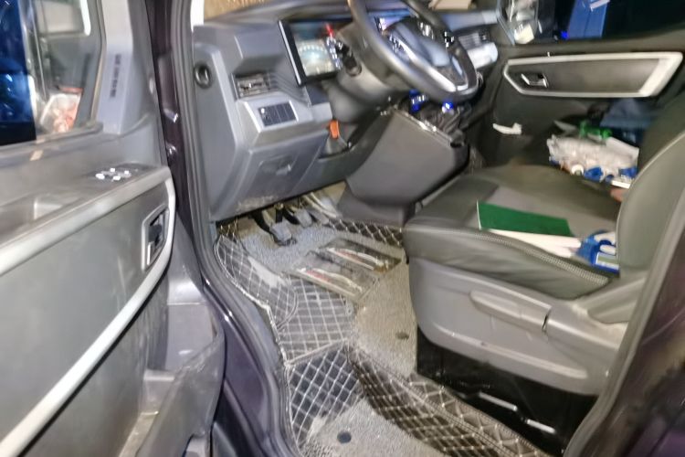 东风御风 御风 2023款 V9+ 2.0T 手动前驱多功能短轴中顶5/6座中控内饰7003